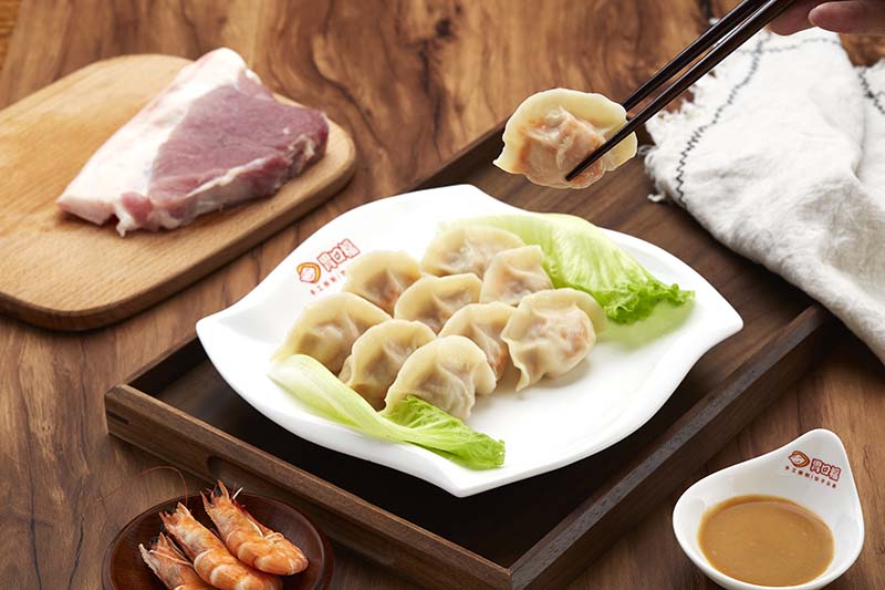 天氣冷了吃什么，來(lái)胃口福吃餃子，鮮香味十足，太好吃了