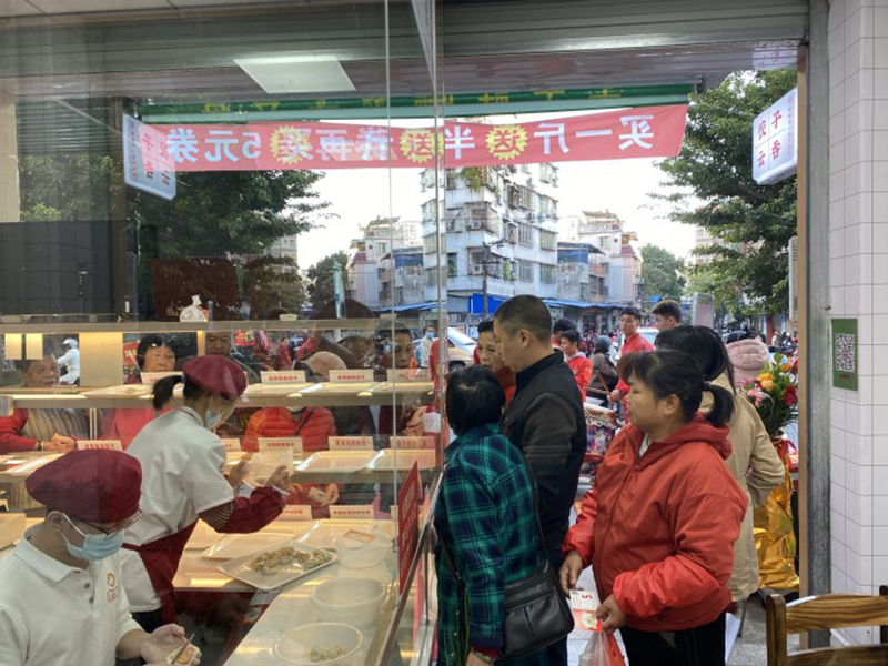 想開餃子云吞店是加盟好還是自己創(chuàng)立品牌好？